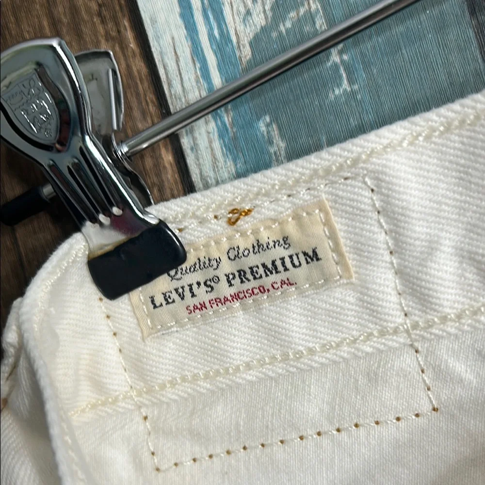 Levi’s 501 24 Stylish Cream Shorts with love design - Picture 10 of 16